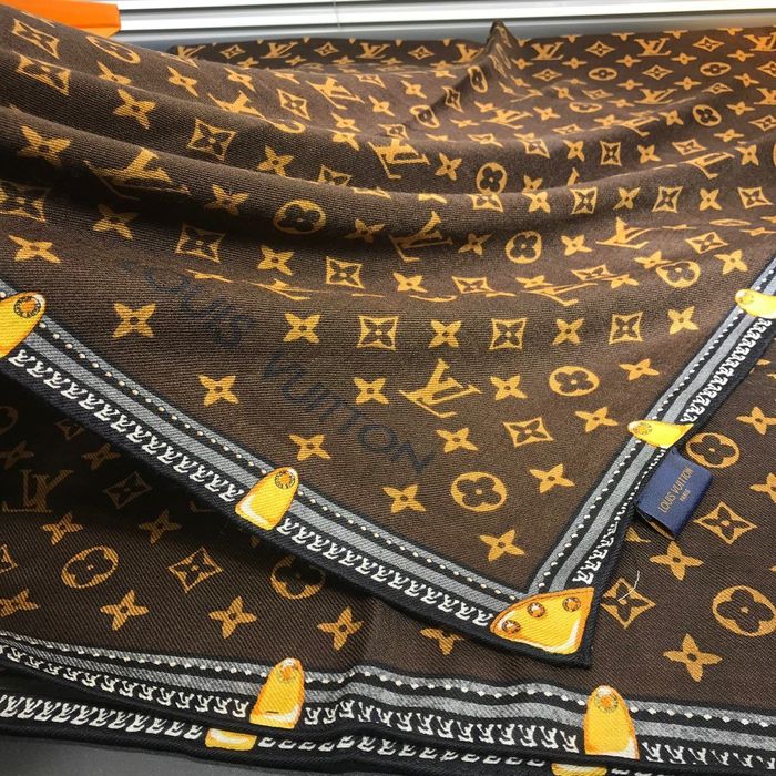 Louis Vuitton Scarf LV00097